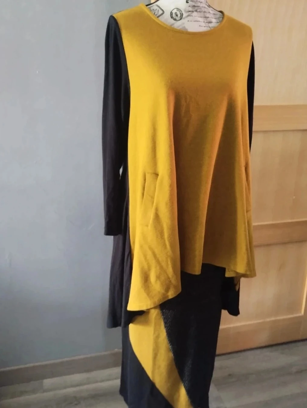 Ensemble tunique+longue jupe noir/kaki, Alembika,T2